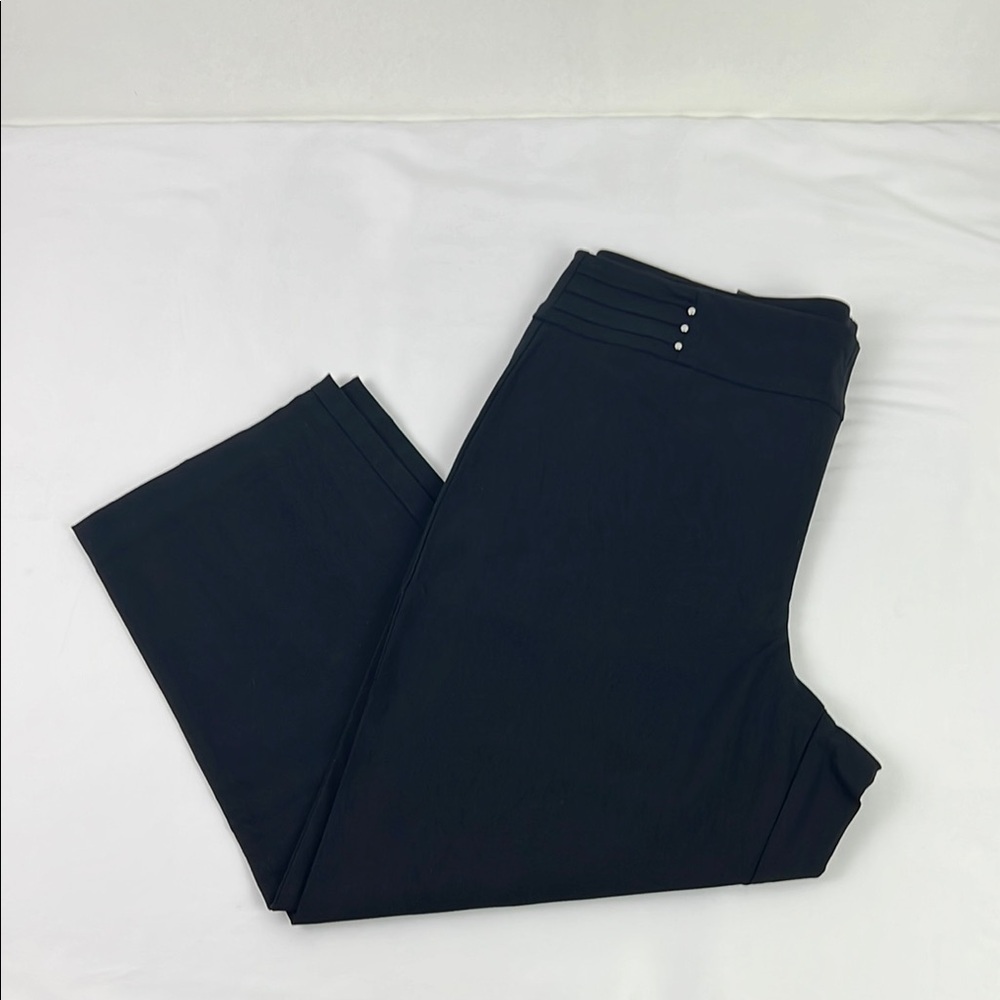JM Collection New Women’s L Black Comfort Waistband‎ Tummy Control Pull-on Capri